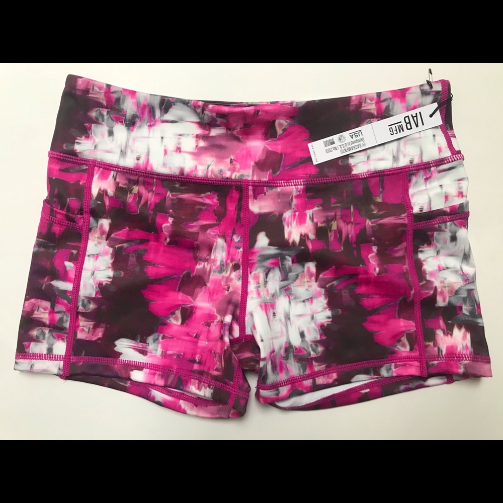 IAB POCKET BOOTY SHORTS BRUSH STROKES ROSÉ L